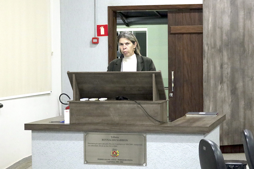 Câmara de Ariranha homenageia garis pelo Dia do Gari com Moção de Parabéns